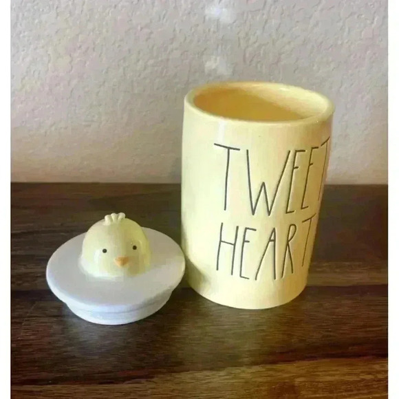 NEW Rae Dunn TWEET HEART Yellow Lemon Meringue Candle with chick topper/lid - Picture 3 of 5